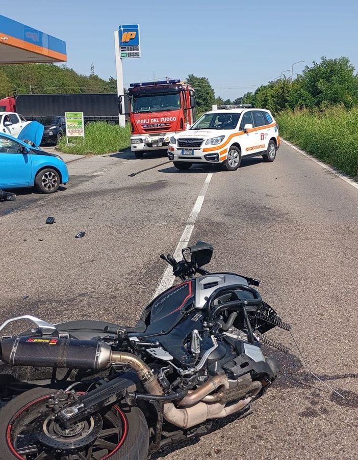 Le foto dello scontro scattate dai vigili del fuoco giunti sul posto