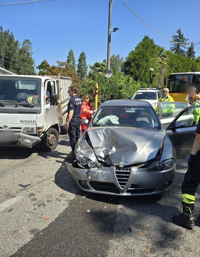 Auto contro furgone a Luino. Ferite due ottantenni