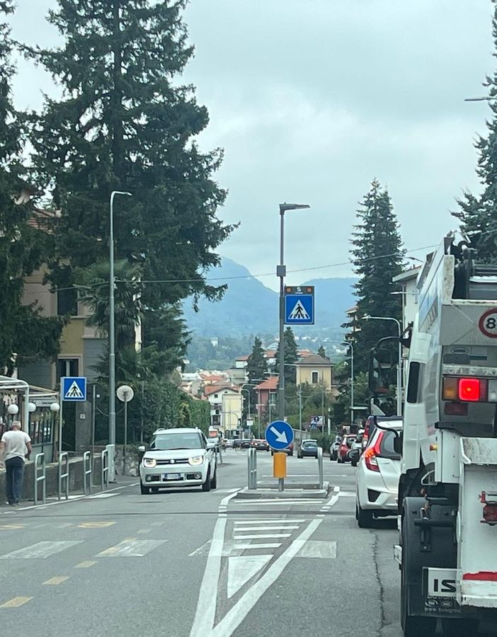 Ritornano le code in viale Borri a Varese