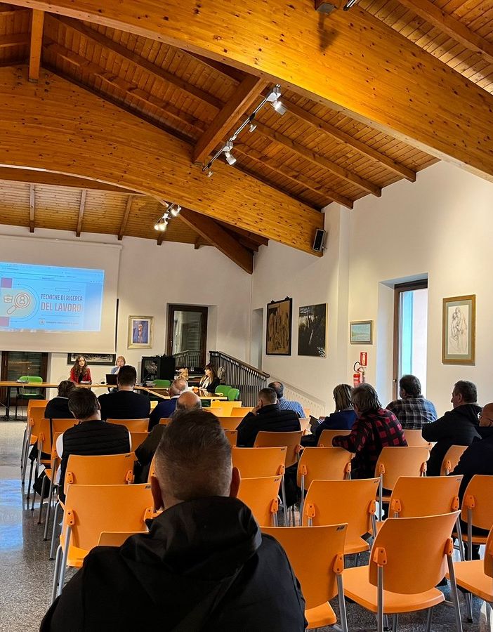 Il Comune di Gavirate si impegna per i lavoratori di Ilma Plastica: «Pronti ad aiutarvi»