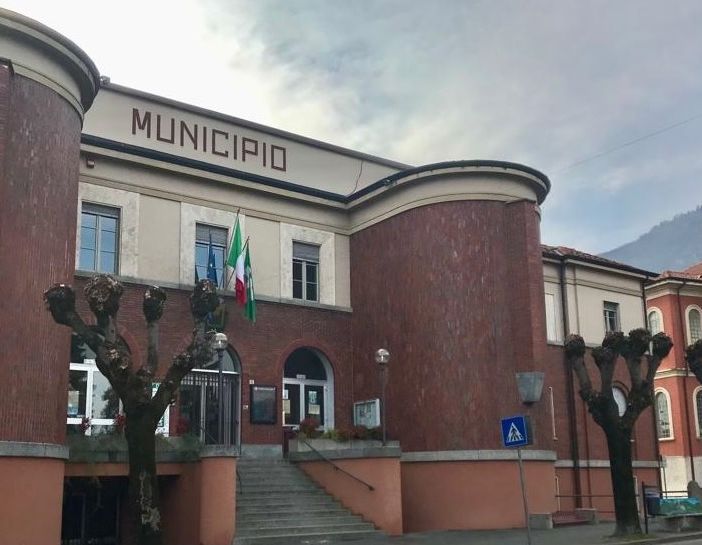 Il municipio di Arcisate