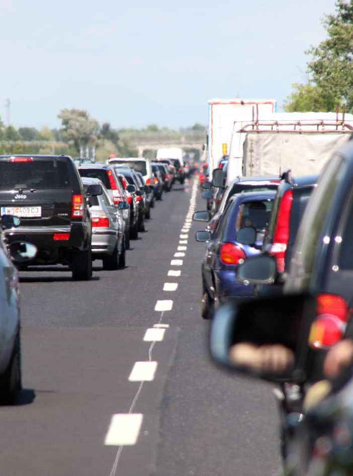 Incidente sulla 336 di Malpensa: due persone soccorse e traffico in tilt
