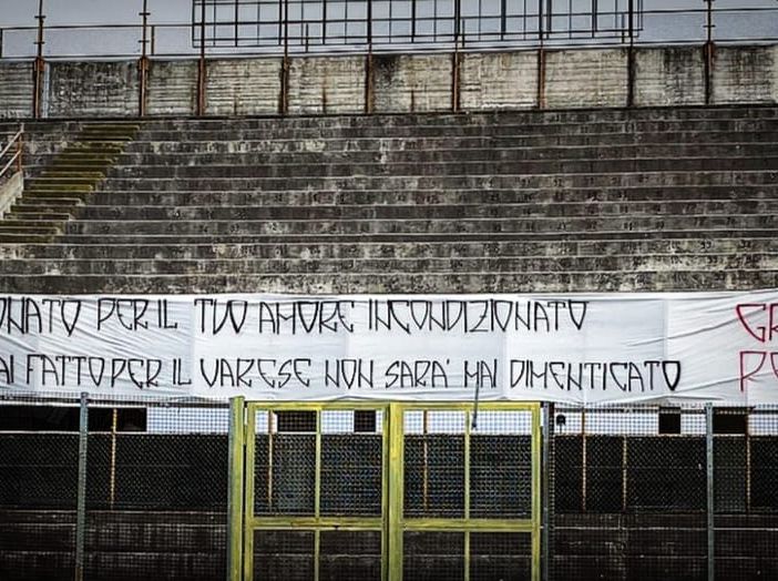 La foto dello striscione postata da Stefano Pertile con il suo &quot;grazie&quot;