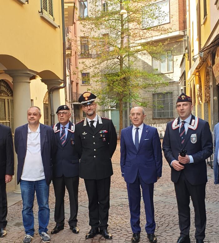 Orgoglio Varese e ANC fanno battere il cuore: inaugurato un defibrillatore pubblico