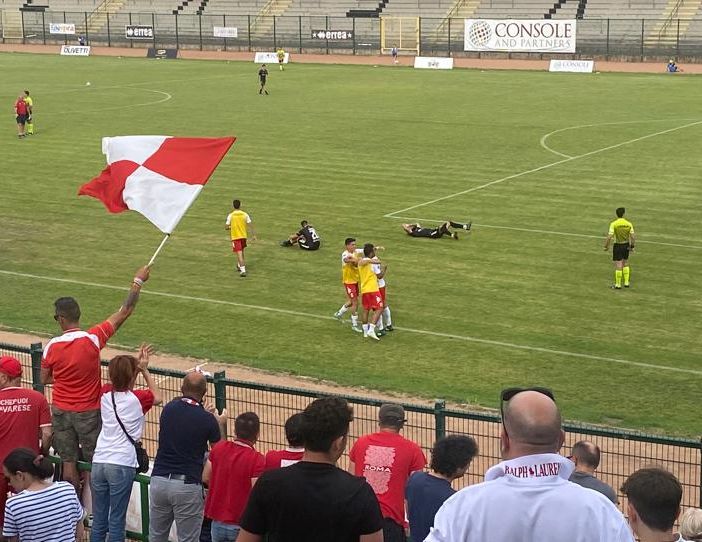 Minaj è diventato cigno, Disabato e il gol del secolo, Porro a una partita dal 10 in pagella. Tifosi da serie C