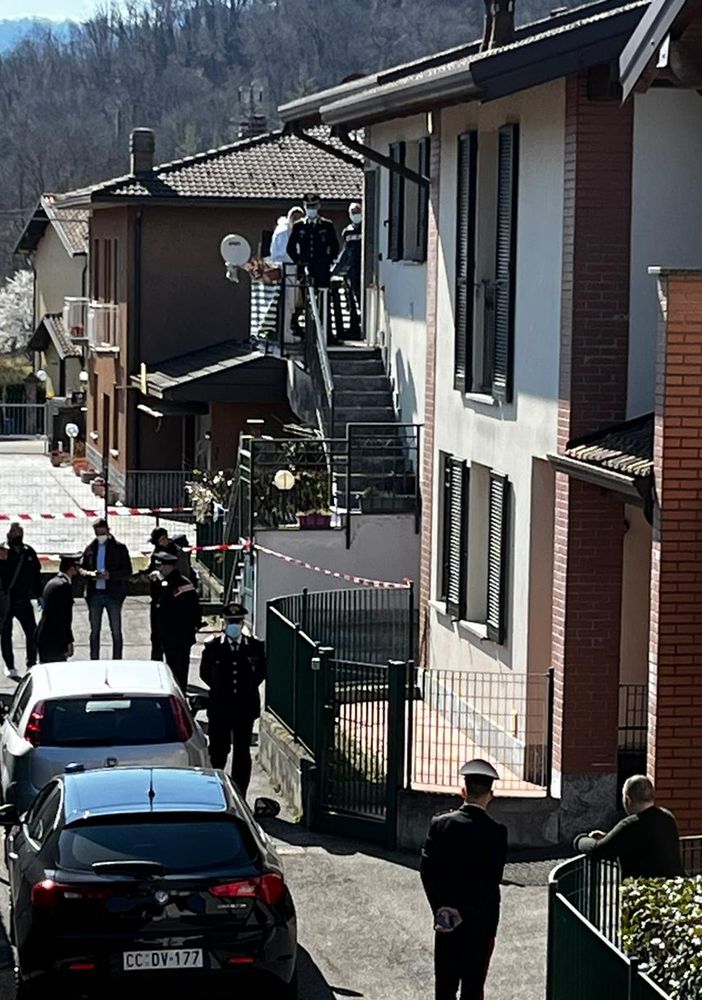 Follia a Mesenzana, uccide nel sonno a coltellate i figli piccoli e si toglie la vita. Lo zio delle vittime: «Niente faceva pensare a qualcosa del genere»