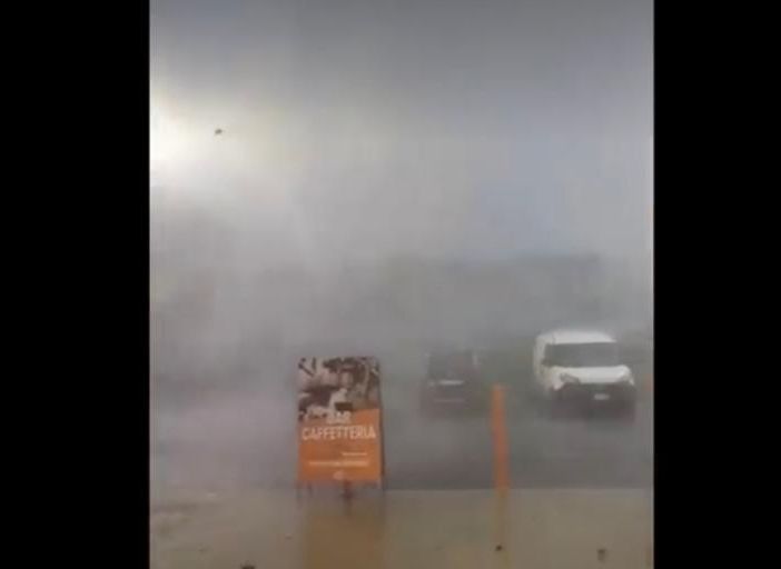 VIDEO. Downburst a Tradate spazza via tutto ciò che si trova davanti