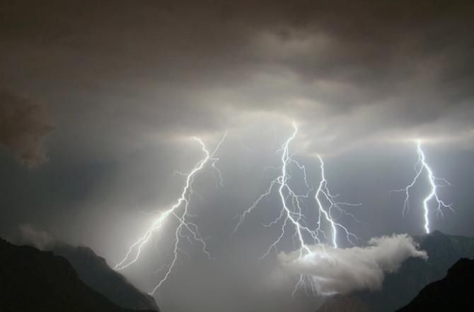 AGGIORNAMENTO METEO. Bertoni: «In serata e nella notte altri temporali intensi con rischio grandine»