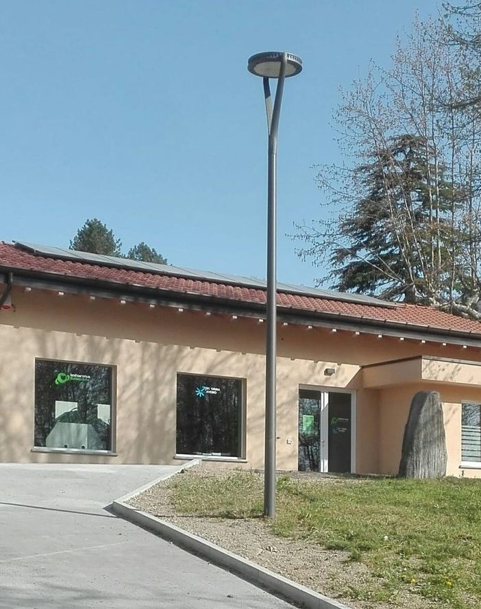 L'attuale sede dell'InformaGiovani InformaLavoro sul lungolago di Gavirate