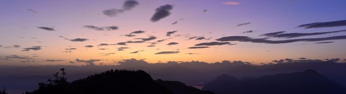 Onde orografiche al tramonto lungo le Alpi (foto da Campo dei Fiori - Paolo Valisa) Onde orografiche al tramonto lungo le Alpi (foto da Campo dei Fiori - Paolo Valisa)