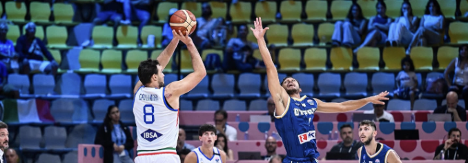 Italia a valanga su Cipro, ora Israele o Slovenia. La commozione per Armani di Pozzecco e Gallinari Italia a valanga su Cipro, ora Israele o Slovenia. La commozione per Armani di Pozzecco e Gallinari