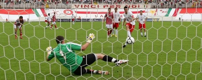 Buba-gol contro la Cremonese davanti ai settemila di Masnago: sembra un secolo fa. Era il 2010