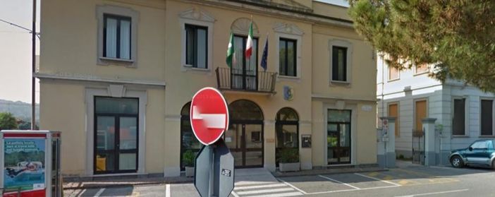 Il municipio di Leggiuno Il municipio di Leggiuno