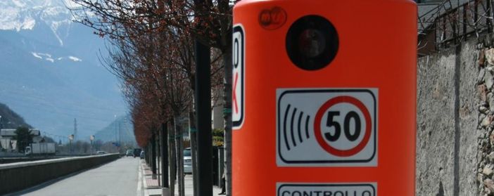 In via Lago a Bogno di Besozzo le auto corrono troppo: la denuncia dei residenti In via Lago a Bogno di Besozzo le auto corrono troppo: la denuncia dei residenti