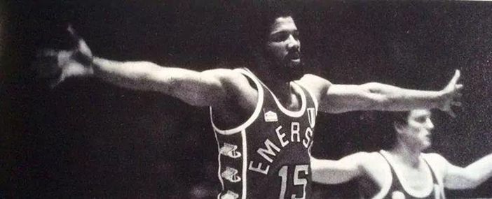 Note di storia per Charlie Yelverton, una "musica" leggendaria sul parquet e al sax