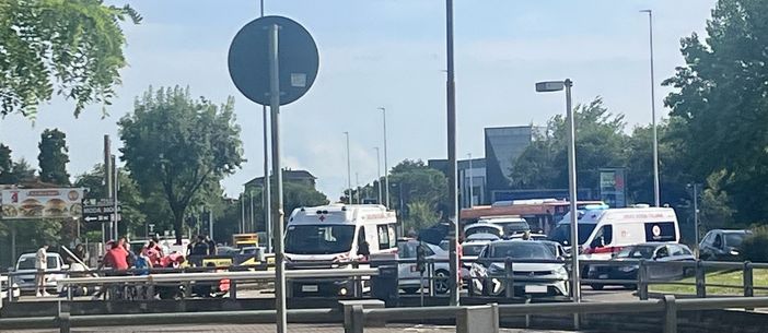 Via Fagnano, ancora uno scontro tra auto e moto Via Fagnano, ancora uno scontro tra auto e moto