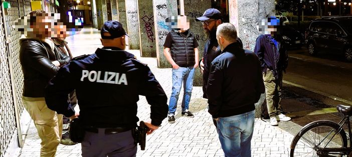 Controlli della movida a Gallarate: sanzioni per 2000 euro, daspo e "liti-scudetto" sedate Controlli della movida a Gallarate: sanzioni per 2000 euro, daspo e "liti-scudetto" sedate