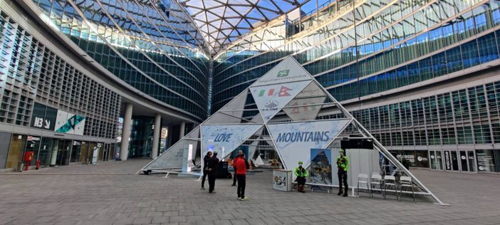 Una "stella cadente" delle Geminidi immortalata da Paolo Valisa (foto Centro Geofisico Prealpino)