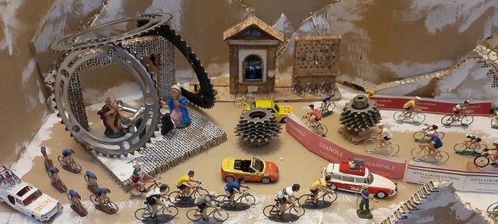 Il presepe dei ciclisti a Gavirate Il presepe dei ciclisti a Gavirate