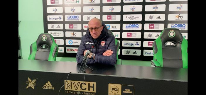 Rossi: «Se il Varese è ultimo, forse alcune situazioni arbitrali sono peggio di noi. Il dio del calcio dovrebbe dare un'occhiata anche alla mia squadra...»
