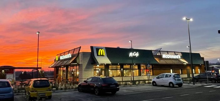 Giovedì l’inaugurazione del McDonald’s di Gavirate. Con un pomeriggio dedicato a bimbi, famiglie e adulti Giovedì l’inaugurazione del McDonald’s di Gavirate. Con un pomeriggio dedicato a bimbi, famiglie e adulti