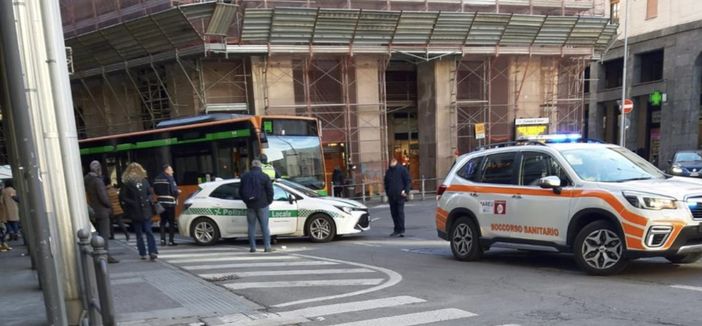 I soccorsi in piazza Monte Grappa I soccorsi in piazza Monte Grappa