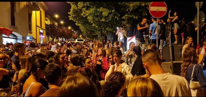 Un momento del Rosa Shopping dello scorso 7 luglio in una foto da Facebook del vicesindaco Massimo Parola