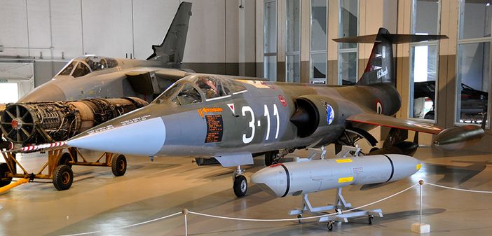 Un aereo Lockheed F-104G Starfighter (archivio) Un aereo Lockheed F-104G Starfighter (archivio)