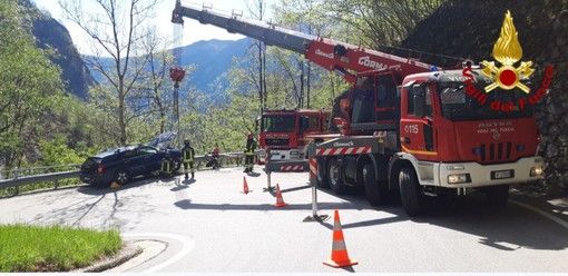 Varesino muore nella sua auto uscita di strada su un tornante in Valle Antrona