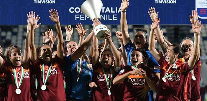 Calcio femminile. La Roma alza la Coppa Italia e chiude la stagione. Ora spazio al mercato e alla Nazionale