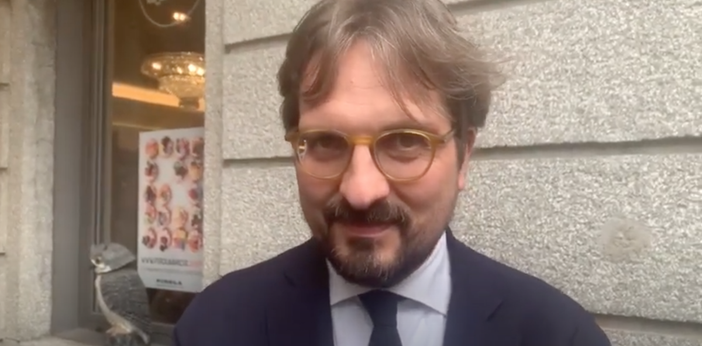 VIDEO - L'assessore Guidesi nel cuore del commercio varesino: «Imprenditori, abbiamo gli strumenti per farvi crescere»