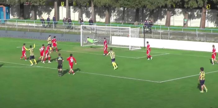 Moltini batte splendidamente Cavalleri e gela il Chinetti: la Solbia non è più prima (Foto da Paolozerbi.com)