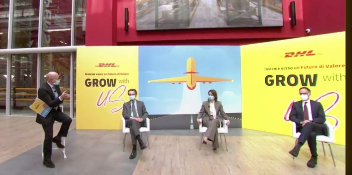 Il presentatore Castelli con Fontana, Franco e Brunini