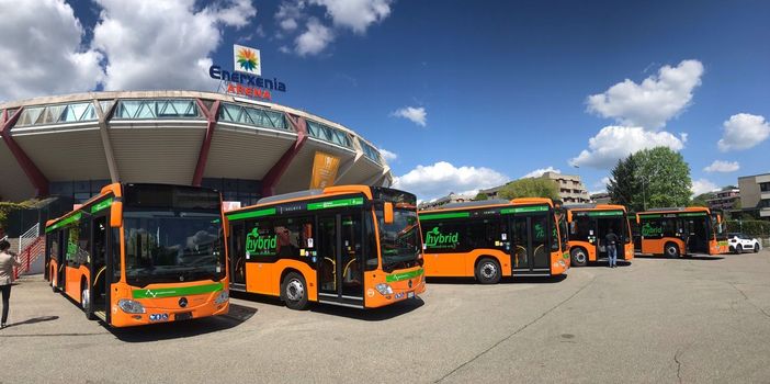La presentazione dei nuovi autobus ibridi