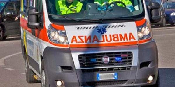 Viene punto da un insetto e si sente male: ventenne soccorso a Vergiate