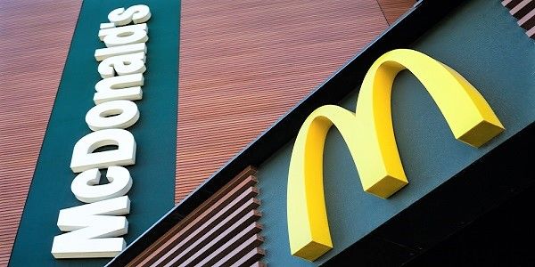 McDonald’s assume 25 persone fra Arese e Lainate: come candidarsi McDonald’s assume 25 persone fra Arese e Lainate: come candidarsi
