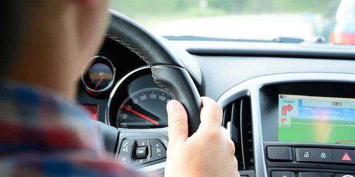 Gli automobilisti varesini? Sono i più "nottambuli" in Lombardia e passano in auto 16 giorni di fila all'anno