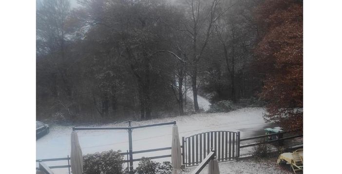 Ieri la prima neve al Campo dei Fiori (ringraziamo per la foto il nostro lettore Olgher)
