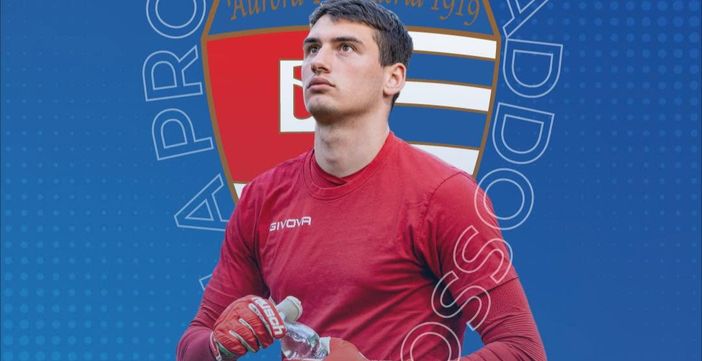 Giulio Mangano, 27 anni, è il nuovo portiere del Varese Giulio Mangano, 27 anni, è il nuovo portiere del Varese