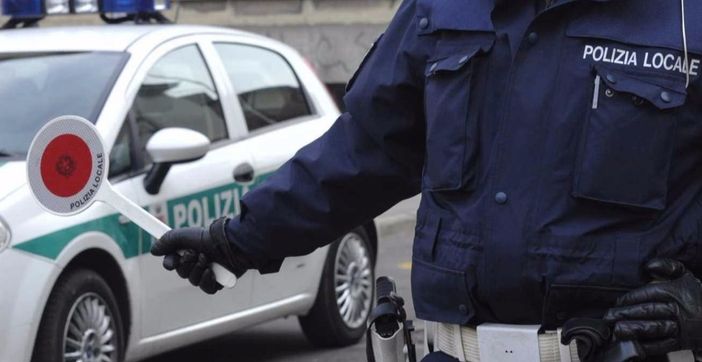 Luino, intensificati i controlli della polizia locale: 41 auto fermate nella notte tra sabato e domenica Luino, intensificati i controlli della polizia locale: 41 auto fermate nella notte tra sabato e domenica