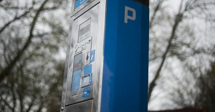 Sosta gratuita per auto elettriche: stop alle autorizzazioni da parte di Agesp