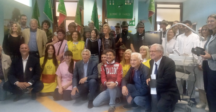 Il "Ponte del Sorriso" dona nuovi macchinari per i reparti pediatrici di Asst Sette Laghi: «Siete degli angeli»