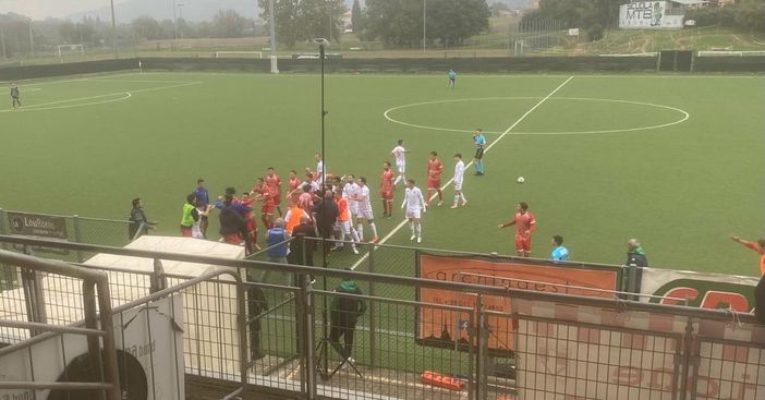 Varese ko, finisce in rissa Varese ko, finisce in rissa