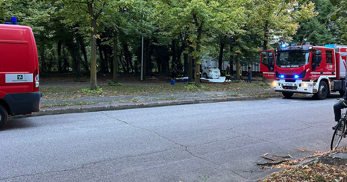 Busto, auto in fiamme in via Ugo Mara