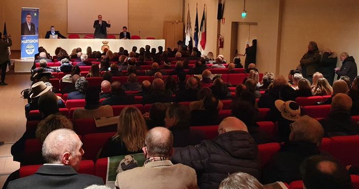 Regionali, pienone a Gallarate per Martignoni: «Insieme con passione per realizzare un sogno»
