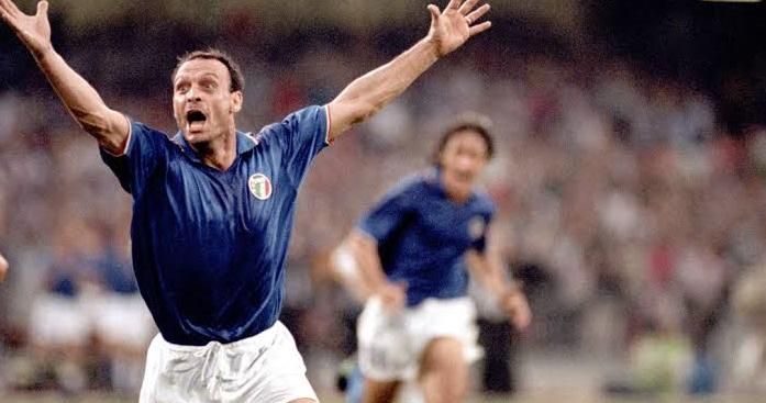 Il calcio piange Totò Schillaci: addio all'eroe di Italia '90 Il calcio piange Totò Schillaci: addio all'eroe di Italia '90