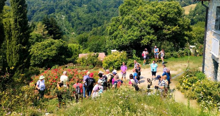 Un'immagine dell'escursione della Pro Loco Laveno a Vararo Un'immagine dell'escursione della Pro Loco Laveno a Vararo