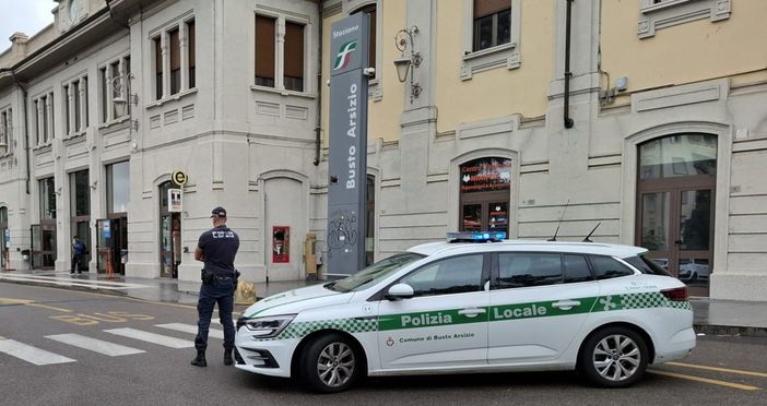 Busto guida la sicurezza: scattano i controlli straordinari in stazioni e fermate. Oltre 120 pattugliamenti al via