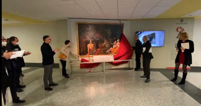 VIDEO. San Carlo e la "terapia della bellezza" accolgono i varesini nella hall dell'ospedale di Circolo. «Qui ci sono pietà, solidarietà e mano tesa»