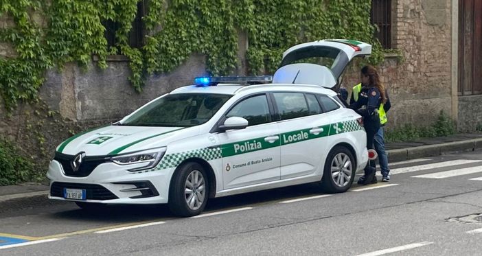 Incidente stradale in centro a Busto, ferito un 71enne